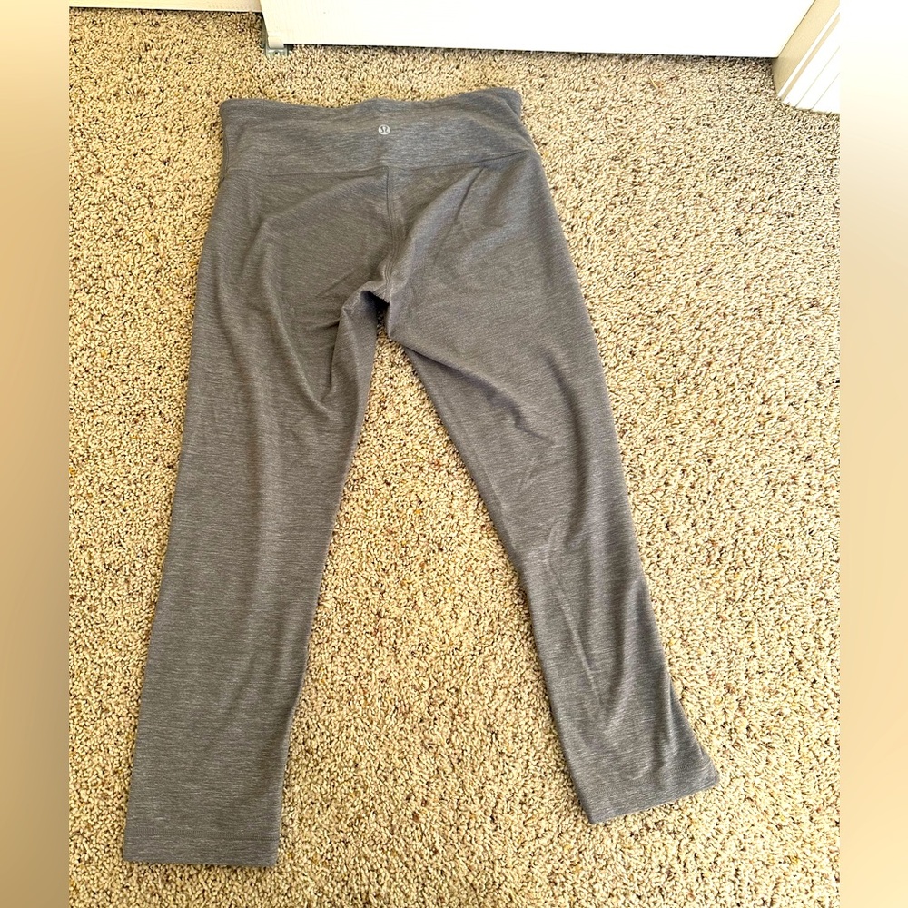 Lululemon wunder under crop leggings - size 6